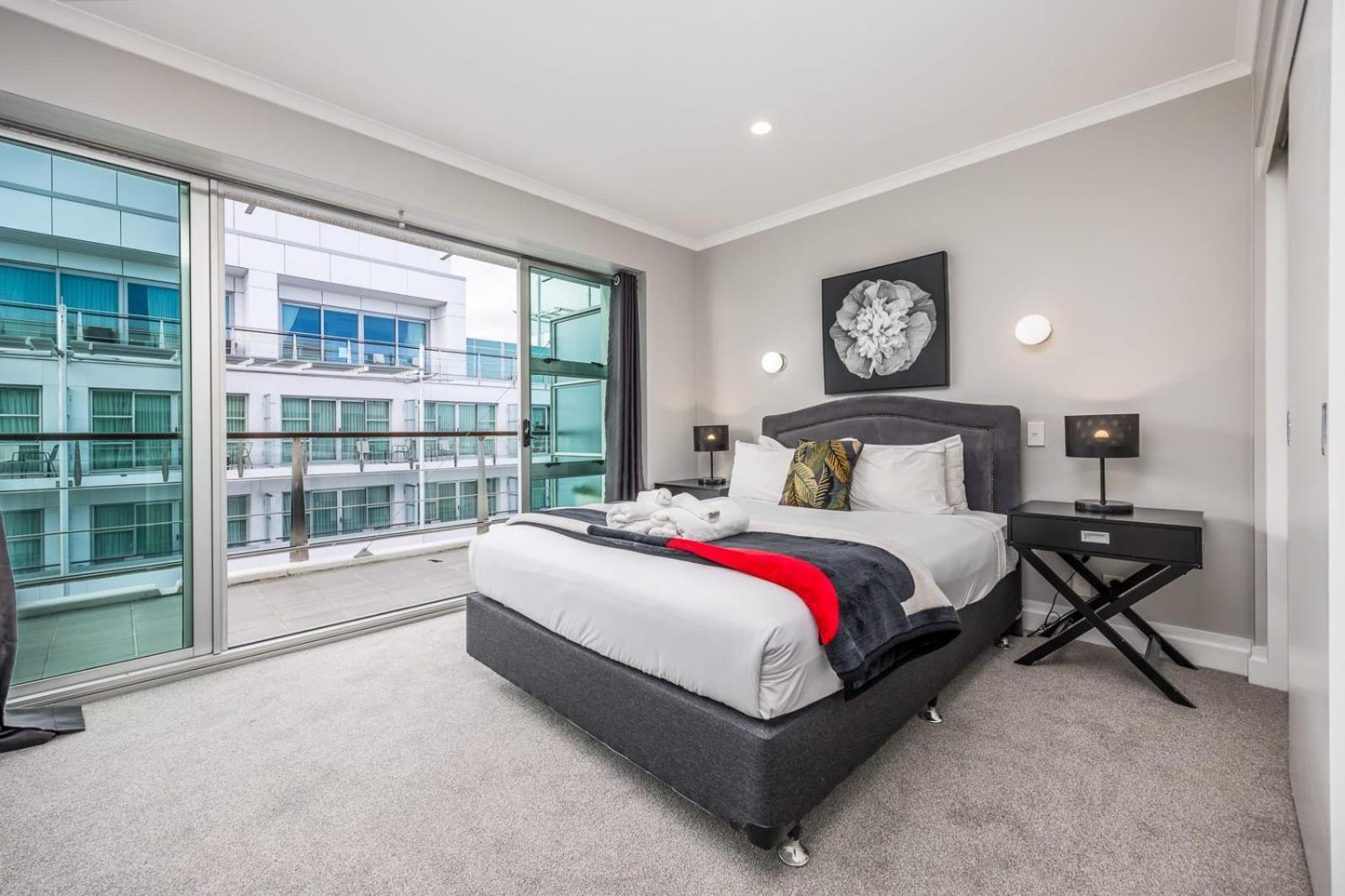 Beautiful Renovated 2 X Bdrm,Perfect Location Apartment โอ๊คแลนด์ ภายนอก รูปภาพ