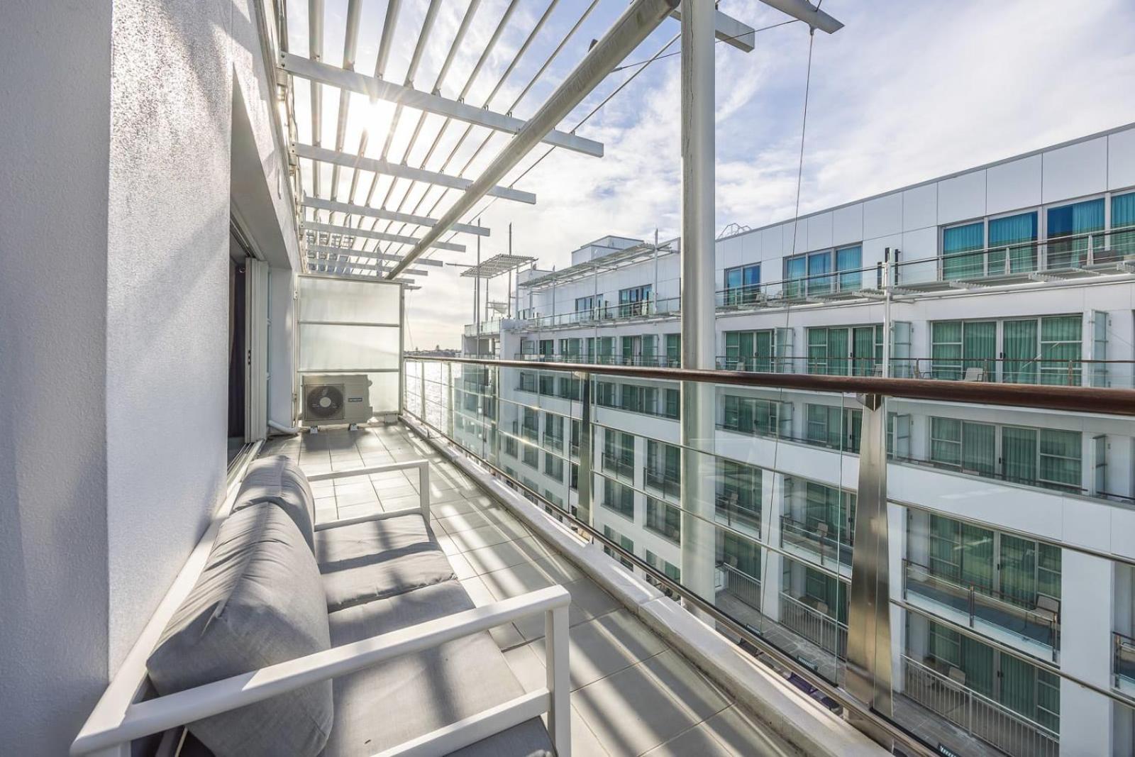 Beautiful Renovated 2 X Bdrm,Perfect Location Apartment โอ๊คแลนด์ ภายนอก รูปภาพ
