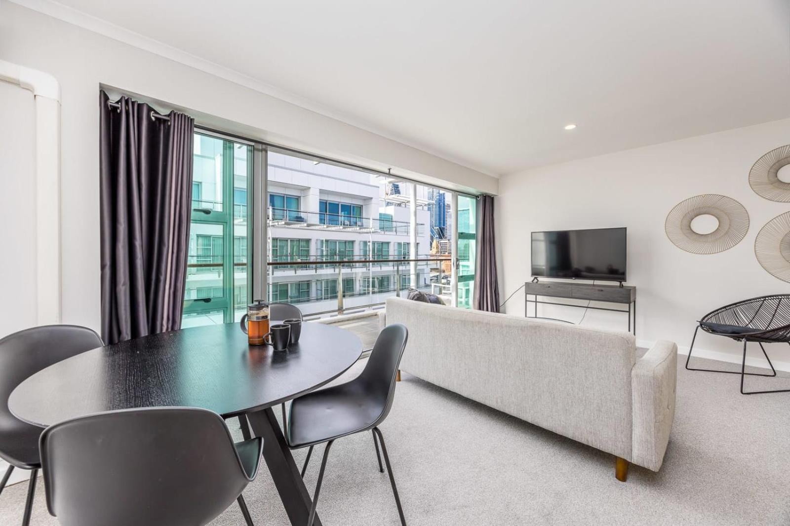 Beautiful Renovated 2 X Bdrm,Perfect Location Apartment โอ๊คแลนด์ ภายนอก รูปภาพ